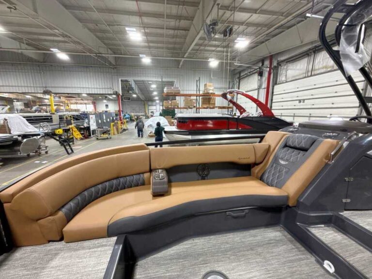 2026 Bennington 25RTFBA - Arch - Blackout US-ETWS9890K526 [photo 7]